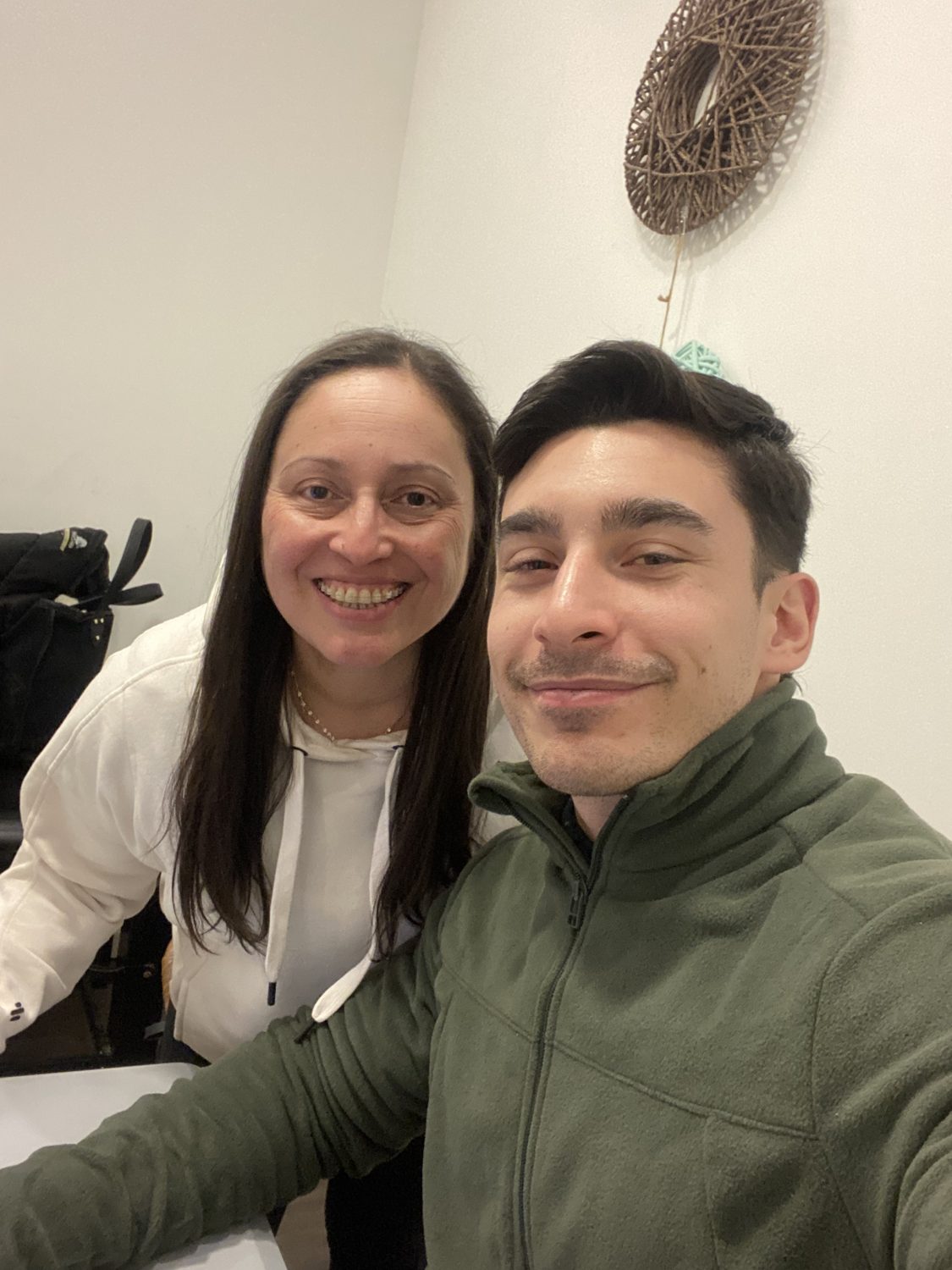 Miguel junto a una paciente del programa